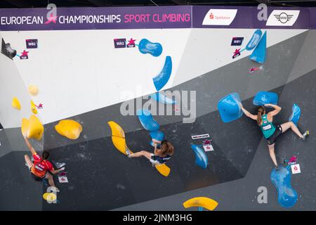 München, Deutschland. 12. August 2022. München, Deutschland, August 12. 2022: Sportklettern Frauen Bouldern Qualifying am Königsplatz bei den Münchner Europameisterschaften 2022 in München (Liam Asman/SPP) Quelle: SPP Sport Pressefoto. /Alamy Live News Stockfoto