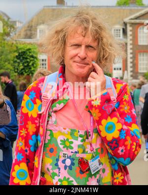 Grayson Perry, britischer Künstler, Chelsea Flower Show Pressetag 2022, London, England Stockfoto