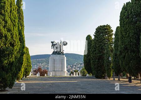 triest, monumento ai caduti di trieste, Denkmal an die gefallen, Triestes Stockfoto