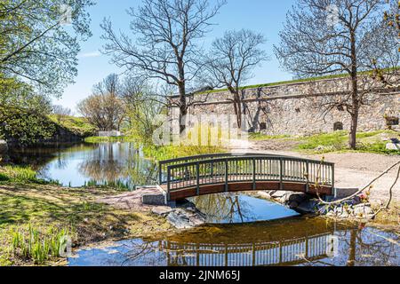 Lemmenlampi-See im Pipers Park (Piperin puisto) auf der Insel Suomenlinna vor Helsinki, Finnland Stockfoto
