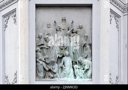 Christianisierung der Kiewer Rus, Flachrelief auf Basis des St. Wladimir-Denkmals in der Kiew-Ukraine Stockfoto