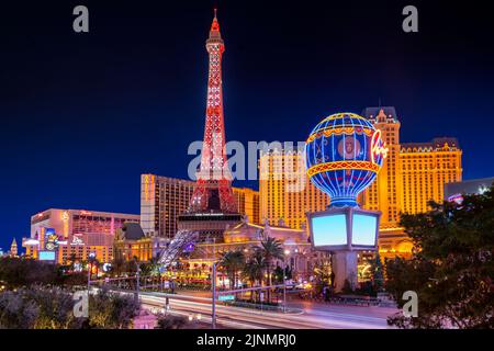 Hotel Paris bei Nacht, Las Vegas, Nevada USA, USA Stockfoto