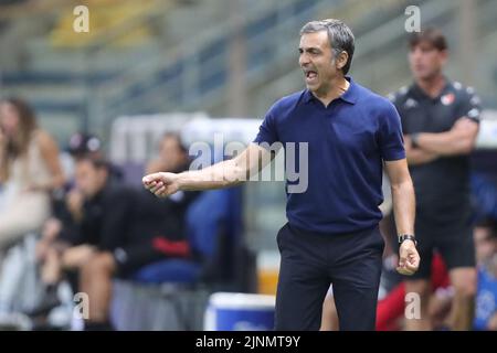 Parma, Italien. 12. August 2022. Fabio Pecchia Trainer (PARMA CALCIO) während Parma Calcio gegen SSC Bari, Italienisches Fußballspiel der Serie B in Parma, Italien, August 12 2022 Quelle: Independent Photo Agency/Alamy Live News Stockfoto