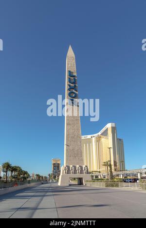 Las Vegas, USA - 25. Mai 2022: Das Luxor ist ein Hotel und Kasino am südlichen Ende des Las Vegas Strip in Paradise, Nevada, USA. Stockfoto