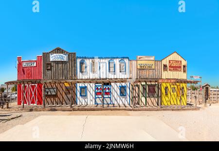 Seligman, USA - 25. Mai 2022: Das historische Seligman Depot in Seligman, AZ, USA auf der Historic Route 66. Das 1904 erbaute Seligmans Depot ist das beste Original Stockfoto