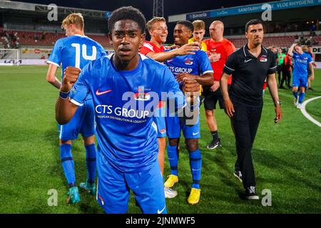 Helmond, Niederlande. 12. August 2022. HELMOND, NIEDERLANDE - 12. AUGUST 2022: Iman Griffith von AZ U23 reagiert nach dem niederländischen Keukenkampioendivisie-Spiel zwischen Helmond Sport und AZ U23 im Helmond Sport Stadium am 12. August in Helmond, Niederlande (Foto von Joris Verwijst/Orange Picics) Credit: Orange Pics BV/Alamy Live News Stockfoto