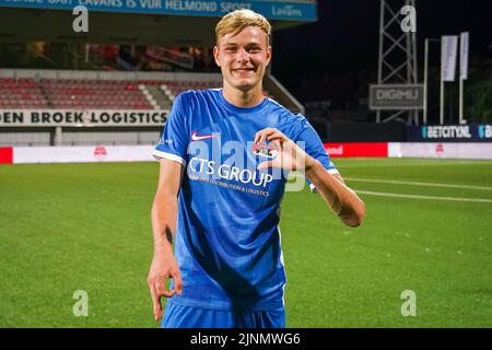 Helmond, Niederlande. 12. August 2022. HELMOND, NIEDERLANDE - 12. AUGUST: Finn Stam von AZ U23 reagiert nach dem holländischen Keukenkampioendivisie-Spiel zwischen Helmond Sport und AZ U23 im Helmond Sport Stadium am 12. August 2022 in Helmond, Niederlande (Foto von Joris Verwijst/Orange Picics) Kredit: Orange Pics BV/Alamy Live News Stockfoto