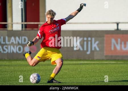 Helmond, Niederlande. 12. August 2022. HELMOND, NIEDERLANDE - 12. AUGUST: Loek Postma von AZ U23 während des niederländischen Keukenkampioendivisie-Spiels zwischen Helmond Sport und AZ U23 im Helmond Sport Stadium am 12. August 2022 in Helmond, Niederlande (Foto von Joris Verwijst/Orange Picics) Credit: Orange Pics BV/Alamy Live News Stockfoto