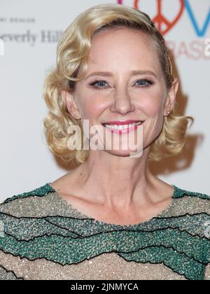 Beverly Hills, Usa. 12. August 2022. (DATEI) Anne Heche ist um 53 Uhr tot. BEVERLY HILLS, LOS ANGELES, KALIFORNIEN, USA - 20. APRIL: Die amerikanische Schauspielerin Anne Heche kommt bei der Gala 25. des jährlichen Race to Erase MS an, die am 20. April 2018 im Beverly Hilton Hotel in Beverly Hills, Los Angeles, Kalifornien, USA, stattfand. (Foto von Xavier Collin/Image Press Agency) Quelle: Image Press Agency/Alamy Live News Stockfoto