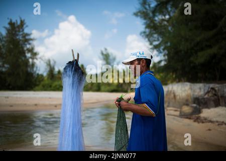 INSEL KOH SAMUI, THAILAND. 26. März 2016; das lokale Leben auf Samui Island. Porträt des Fischers. Stockfoto