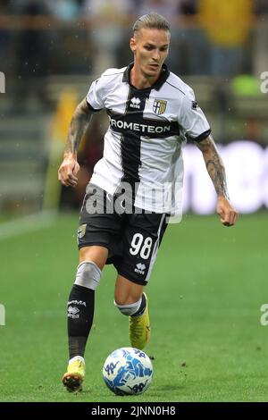 Parma, Italien. 12. August 2022. Dennis man (PARMA CALCIO) während Parma Calcio gegen SSC Bari, Italienisches Fußballspiel der Serie B in Parma, Italien, August 12 2022 Quelle: Independent Photo Agency/Alamy Live News Stockfoto