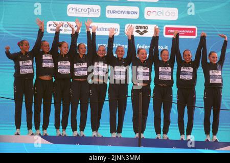 Rom, Italien. 12. August 2022. Rom, Italien 12.08.2022: Französische Mannschaft während der Siegermannschaft Finale Frauen Highlights Artistic Swimming in len European Aquatics in Rom 2022 in Foro Italico. Kredit: Unabhängige Fotoagentur/Alamy Live Nachrichten Stockfoto