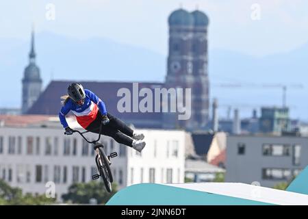 Laury Perez (Frankreich, Bronzemedaille). BMX Freestyle Damen. Europameisterschaften München 2022 Stockfoto