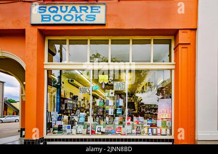 Square Books ist am 31. Mai 2015 in Oxford, Mississippi, abgebildet. Die familiengeführte Buchhandlung wurde 1979 von Richard und Lisa Howorth gegründet. Stockfoto