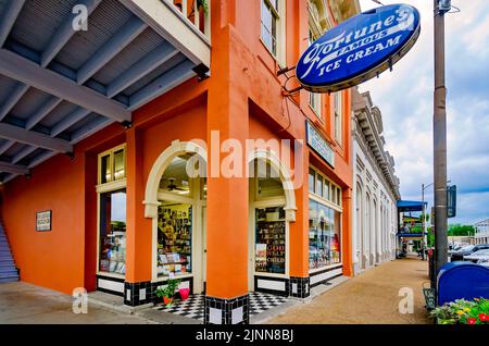 Square Books ist am 31. Mai 2015 in Oxford, Mississippi, abgebildet. Die familiengeführte Buchhandlung wurde 1979 von Richard und Lisa Howorth gegründet. Stockfoto