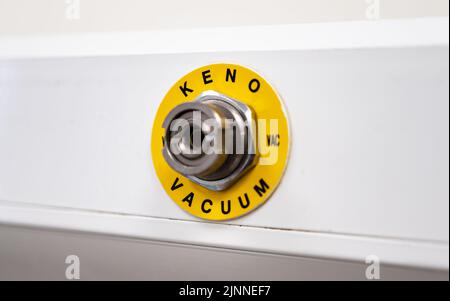 Typische Ansicht einer Vakuummessdose in einem Krankenhauszimmer. Stockfoto