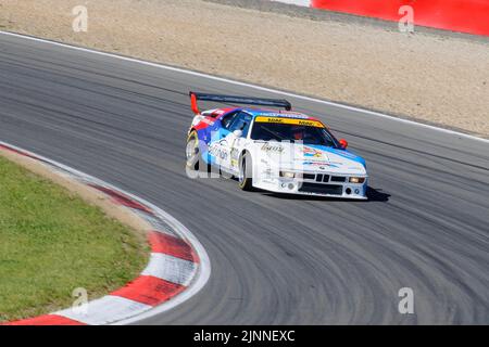 Historischer Rennwagen BMW M1 beim Autorennen für Oldtimer Youngtimer Classic Cars 24-Stunden-Rennen 24h, Nürburgring-Rennstrecke, Nürnberg, Eifel Stockfoto