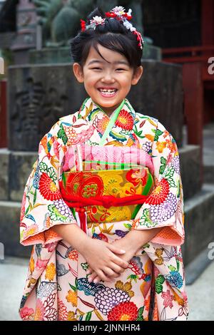 Junges Mädchen Shichi GO san Festival Asakusa Shrine Tokyo Japan Stockfoto