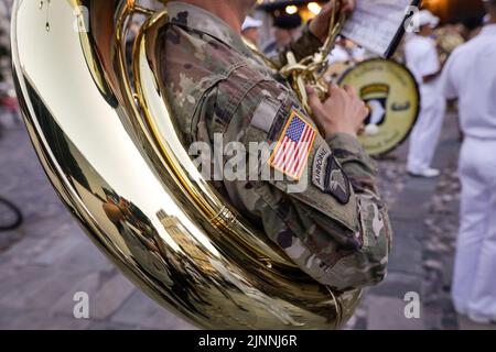 Bukarest, Rumänien - 12. August 2022: Details zur geringen Tiefenschärfe (selektiver Fokus) mit 101. Mitgliedern der Airborne Division Air Assault Band Stockfoto