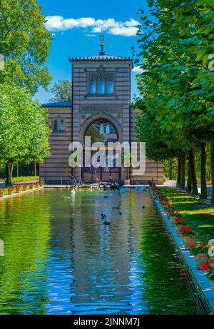 Wasserbecken und Pavillon im maurischen Stil, Zoologisch-Botanischer Garten, Wilhelma, Stuttgart, Baden-Württemberg, Deutschland, Europa Stockfoto