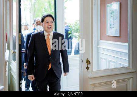 Berlin, Deutschland. 13.. Mai 2022. Hayashi Yoshimasa, Außenminister Japans, aufgenommen während des Außenministertreffens G7 in Weissenhaus am 13. Mai 2022. Kredit: dpa/Alamy Live Nachrichten Stockfoto