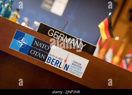 Berlin, Deutschland. 15.. Mai 2022. 1. Arbeitssitzung beim informellen Treffen der NATO-Außenminister im Auswärtigen Amt in Berlin. Kredit: dpa/Alamy Live Nachrichten Stockfoto