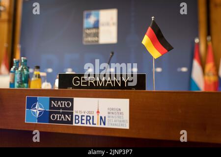 Berlin, Deutschland. 15.. Mai 2022. 1. Arbeitssitzung beim informellen Treffen der NATO-Außenminister im Auswärtigen Amt in Berlin. Kredit: dpa/Alamy Live Nachrichten Stockfoto