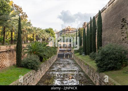 Palma de Mallorca, Spanien. Mauern und Mauern der Baluard de Sant Pere (St. Peter Bastion), eine moderne Kunst und ehemalige Festung Stockfoto