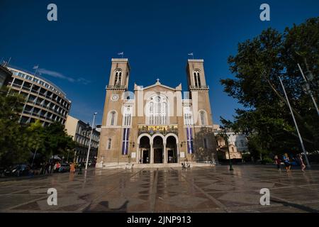 Fassade der Heiligen Metropolischen Kirche der Verkündigung an die Jungfrau Maria in Athen Stockfoto