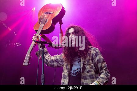 Kurt Vile spielt live auf der Bühne Stockfoto