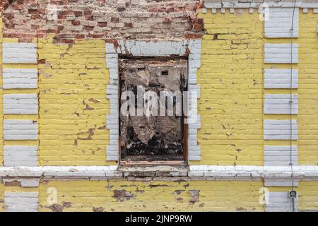 CHARKIW REG, UKRAINE - 30. Juli 2022: Vollständig zerstörtes Gebäude des Museums des ukrainischen Philosophen Hryhoriy Skovoroda. Russland zerstört das Skovoroda-Museum mit einem Raketenangriff in der Region Charkiw Stockfoto