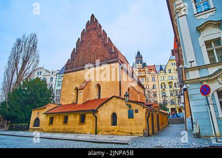 Die Ecke der Straßen Maisel und Cervena mit Blick auf die Alte Neue Synagoge (Staronova Synagoga), Josefov, Prag, Republik Cazech Stockfoto