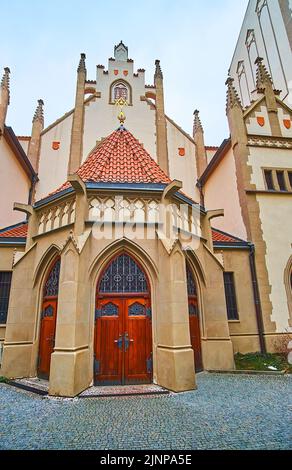 Die geschnitzte neugotische Fassade der historischen Maisel-Synagoge im Stadtteil Josefov, Prag, Republik Cazech Stockfoto