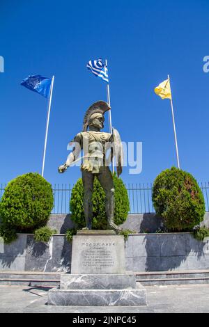 Sparta, Griechenland, 20. Juli 2022. Statue von Leonidas in den Straßen von Sparta Stockfoto