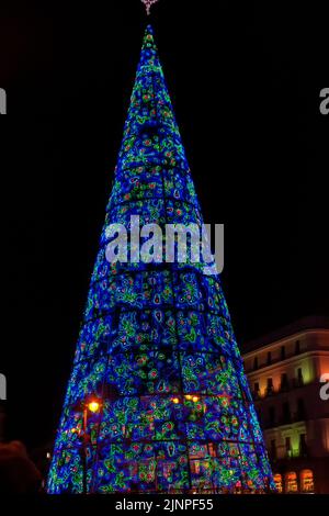 decoración Navideña en Madrid, Árbol de luces Stockfoto