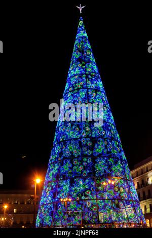 decoración Navideña en Madrid, Árbol de luces Stockfoto