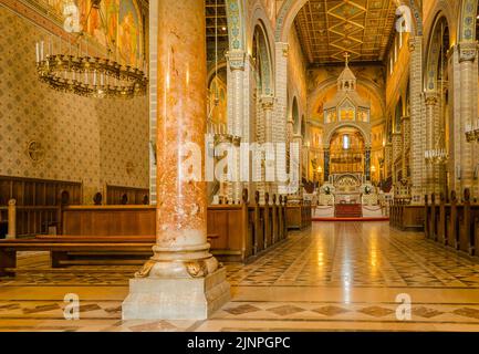 Pecs, Ungarn - 06. Oktober 2018: Das Innere der Basilika St. Peter & St. Pauls Kathedrale in Pécs, Ungarn. Stockfoto