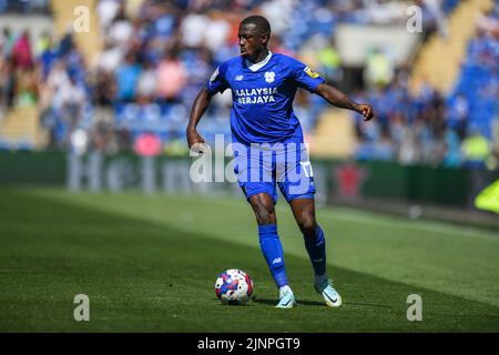 Jamilu Collins #17 von Cardiff City während des Spiels in Aktion Stockfoto