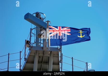 Das blau-defaced Fähnrich des Royal Fleet Auxiliary - Juni 2007. Stockfoto