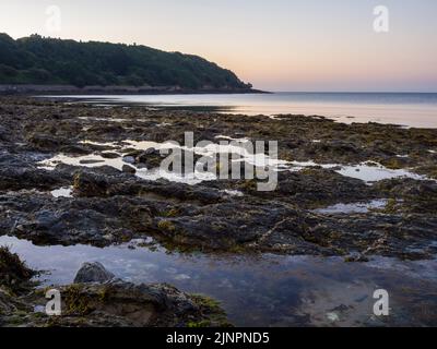 Abenddämmerung in Falmouth, Castle Beach, Falmouth, England, Großbritannien. Stockfoto