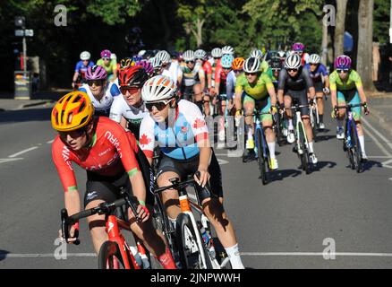 The Commonwealth Games 2022 Women's Cycling Road Race in Warwick Elinor Barker of Wales Bild von Richard Williams Stockfoto