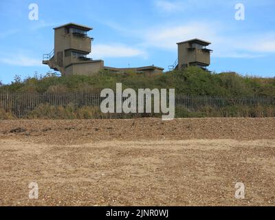 Die zwei Flak-Batterien im Landguard Fort, Teil der britischen Küstenbefestigungen für den Zweiten Weltkrieg, um den Eingang zu Harwich Haven zu überfliegen. Stockfoto