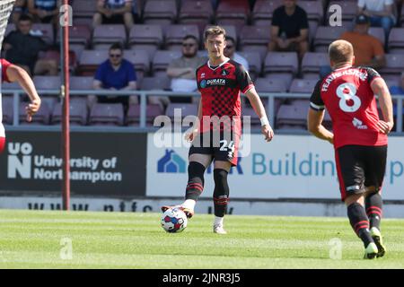 Alex Lacey von Hartlepool United während der ersten Hälfte des Spiels der Sky Bet League 2 zwischen Northampton Town und Hartlepool United am Samstag, den 13.. August 2022, im PTS Academy Stadium in Northampton. (Kredit: John Cripps | MI Nachrichten) Kredit: MI Nachrichten & Sport /Alamy Live Nachrichten Stockfoto