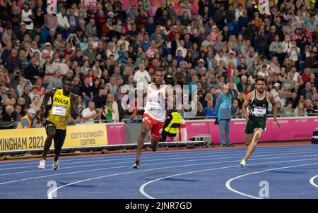Joseph Paul Amoah aus Ghana, Zharnel Hughes aus England und Shajar Abbas aus Pakistan traten im Finale der Männer 200m bei den Commonwealth Games bei Alex an Stockfoto
