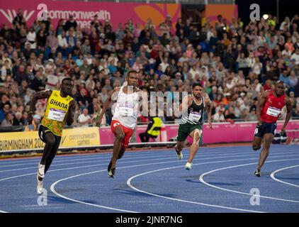 Joseph Paul Amoah aus Ghana, Zharnel Hughes aus England, Shajar Abbas aus Pakistan und Sibusiso Matsenjwa aus Eswatini traten im Finale A der Männer von 200m an Stockfoto