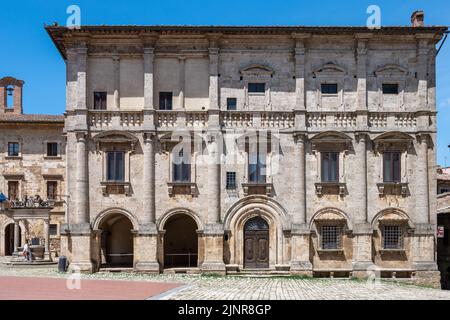 Palazzo Nobili Tarugi auf der Piazza Grande, Montepulciano, Italien Stockfoto