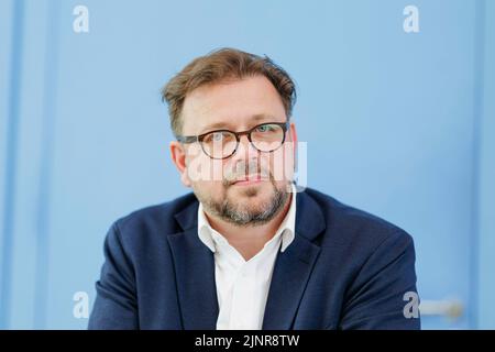 Prof. Kai Maaz, Sprecher der Autorengruppe, Berlin, 23. Juni 2022. Präsentation des Bildungsberichts. Stockfoto