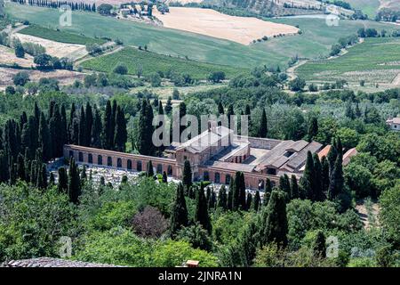 Friedhof von Montepulciano von der Stadtmauer aus gesehen Stockfoto