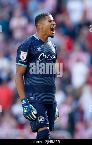 Seny Dieng von Queens Park Rangers feiert, nachdem sie während des Sky Bet Championship-Spiels im Stadium of Light, Sunderland, das zweite Tor ihrer Seite erzielt hat. Bilddatum: Samstag, 13. August 2022. Stockfoto