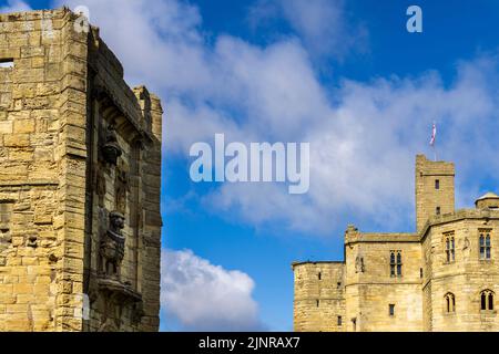 Der Löwenturm und das Schloss Warkworth, Northumberland, England Stockfoto